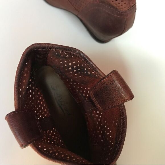 LUCKY Brand Keno Perforated Dark Camel Suede Leather Wedge Bootie (7) - Picture 6 of 11